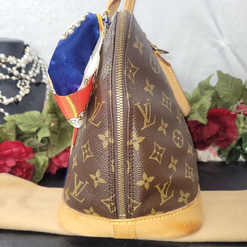 Louis Vuitton Monogram Alma with Dust Bag- Pristine Condition Authentic - Picture 8 of 17